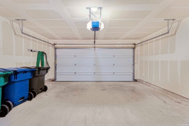 Building Photo - 7207 Lavaca Bluff