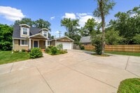 Building Photo - 1 Maple Vlg Ct