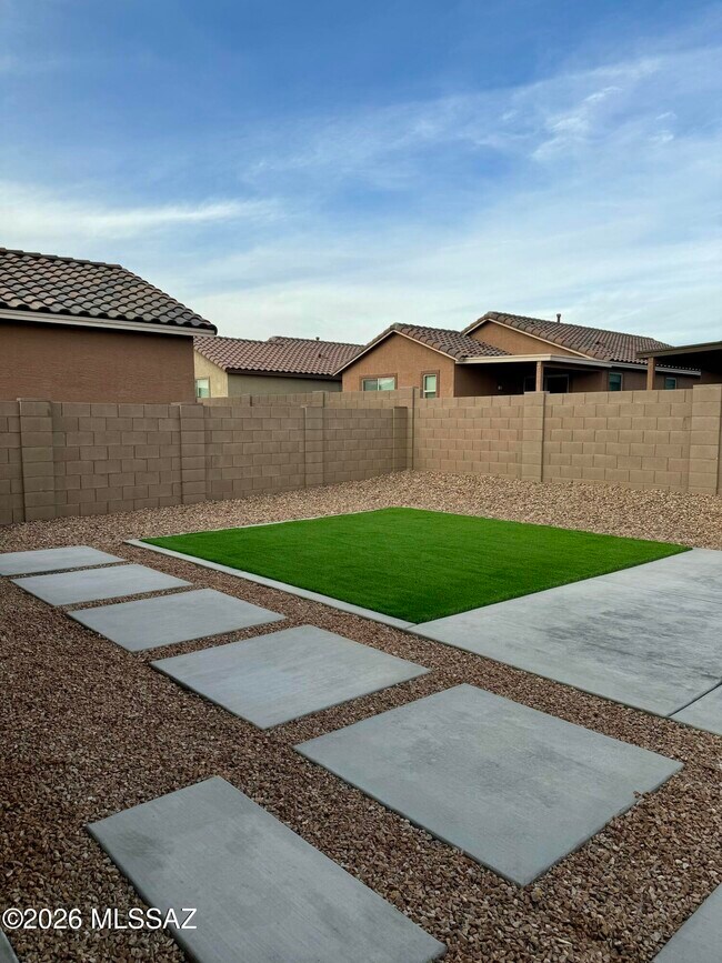Building Photo - 10518 W Harrigan Dr