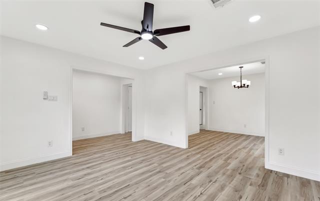 Building Photo - 783 Eiffel Dr