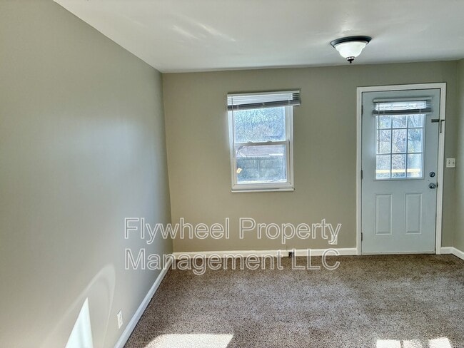 Building Photo - 81 Elberta St