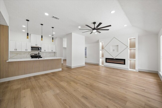 Building Photo - 9214 Grandview Park Dr