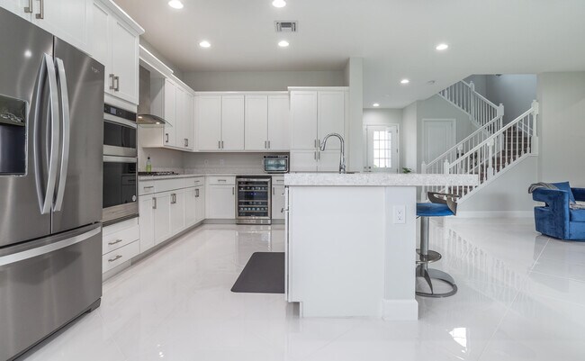 Building Photo - 15145 Cameo Ct