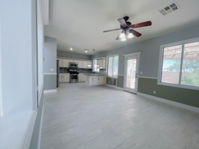 Building Photo - 4572 Yellow Harbor St