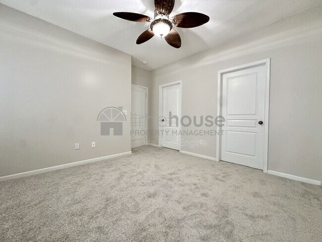 Building Photo - 5872 Ludington Dr