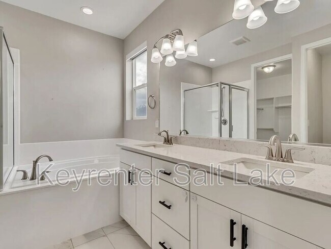 Building Photo - 31 N Palomino Way