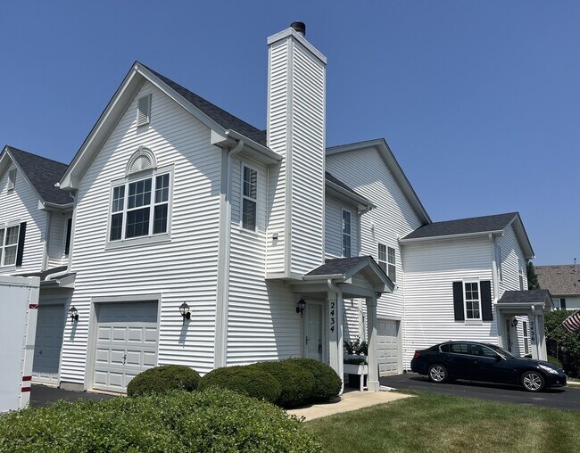 Primary Photo - 2434 Dickens Dr