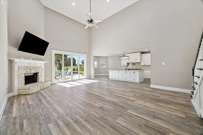 Building Photo - 16523 E Canterra Cir