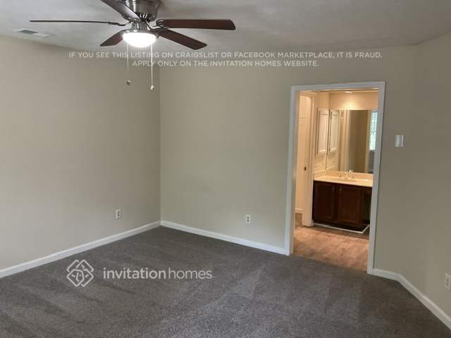 Building Photo - 4122 Deerbrook Way SW