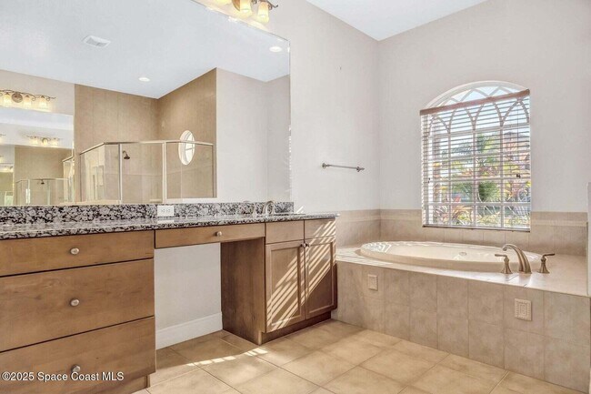 Building Photo - 6565 Arroyo Dr