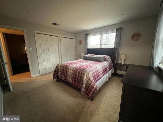 Building Photo - 46 Buck Dr