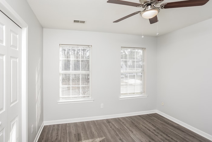 Building Photo - 612 Summerhill Dr