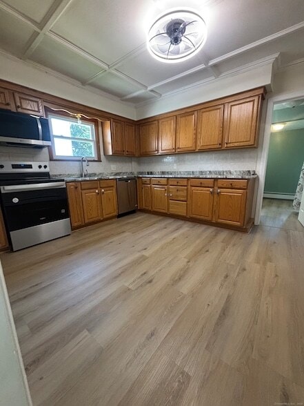 Building Photo - 161 Cliff St