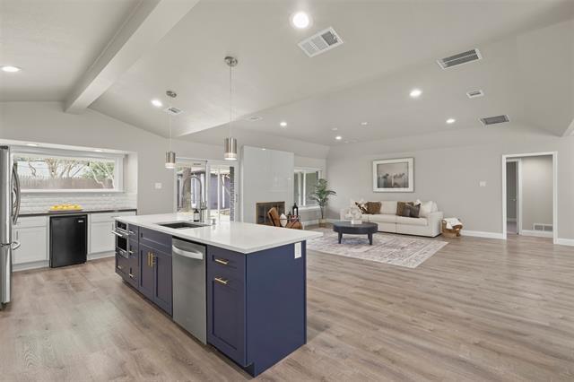 Building Photo - 6350 Glennox Ln