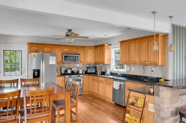 Building Photo - 1424 Shafto Rd