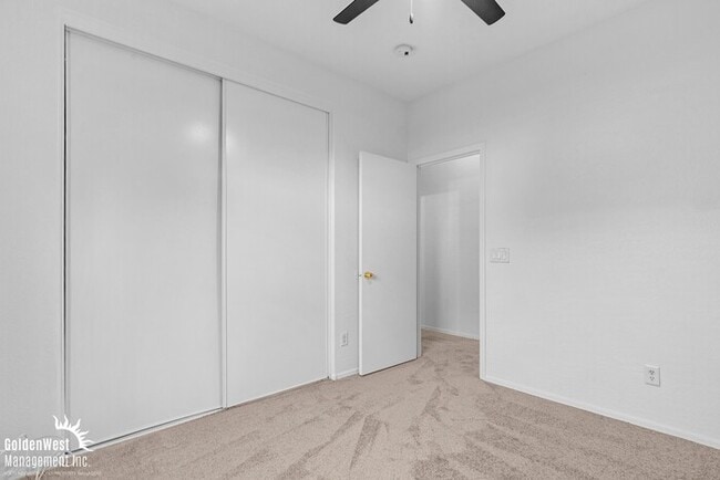 Building Photo - Updated 3Bdm 2Ba Home in Surprise!