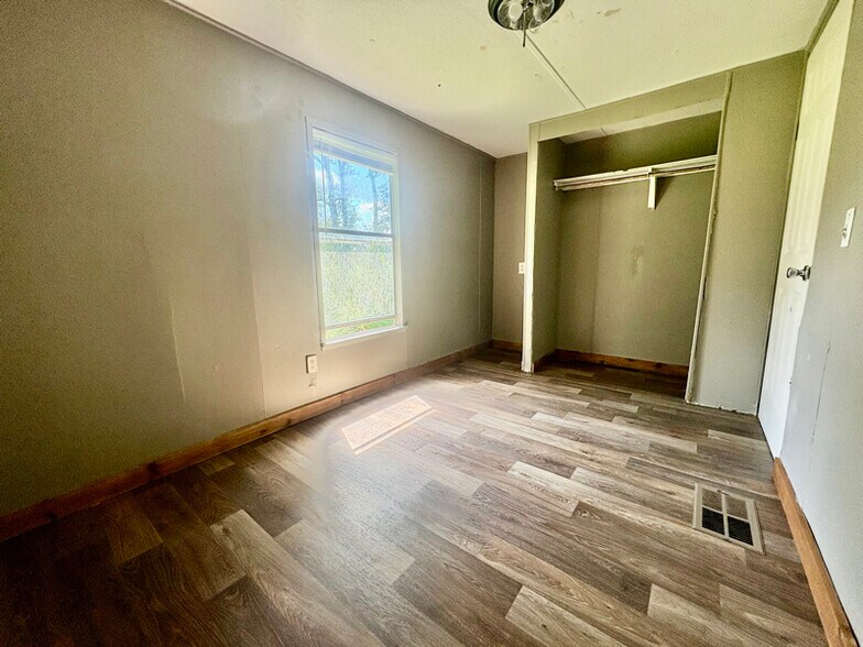 Building Photo - 1056 Pecan Dr