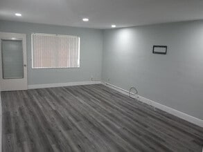Building Photo - 149 West Ct