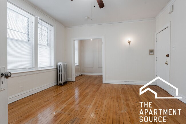 Building Photo - 432 W Surf St