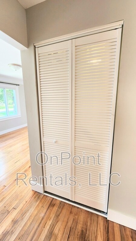 Building Photo - 7873 Syracuse St