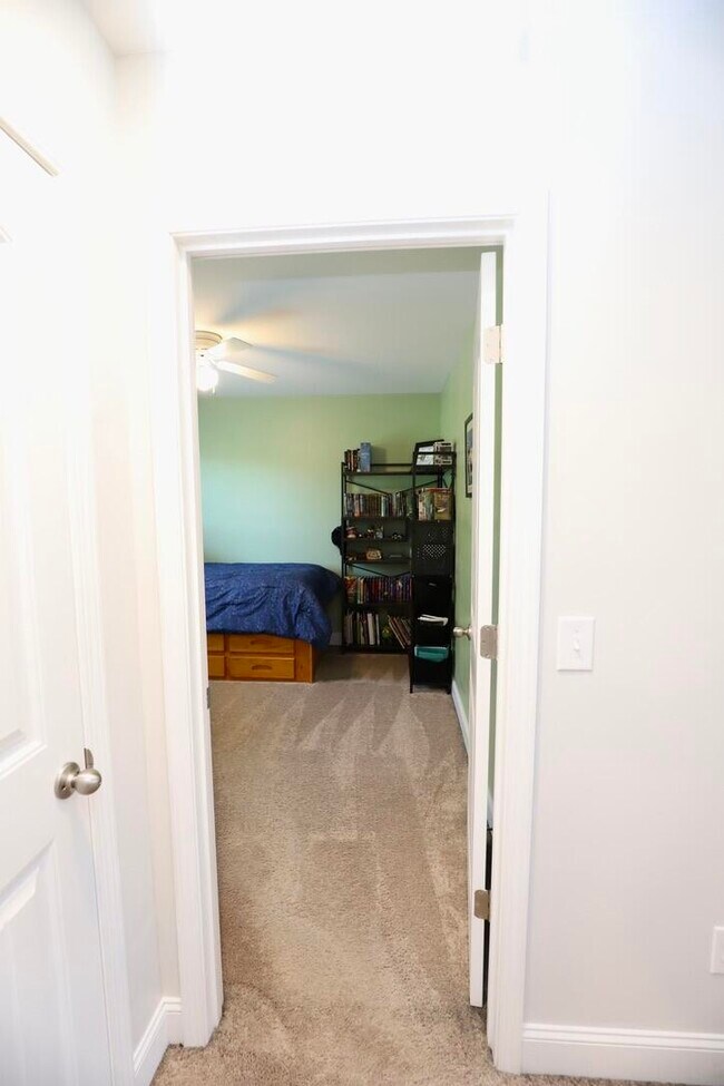 Building Photo - 545 Curlew Cir