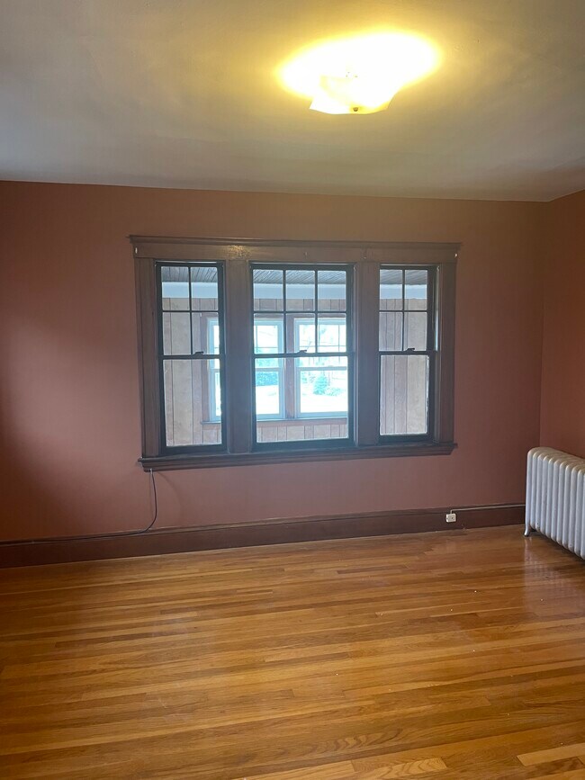 Building Photo - 202 High St