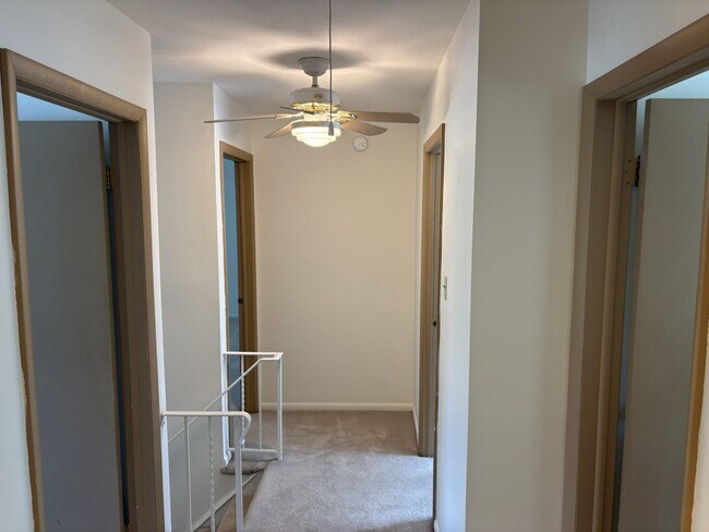 Building Photo - 167 Sunshine Dr