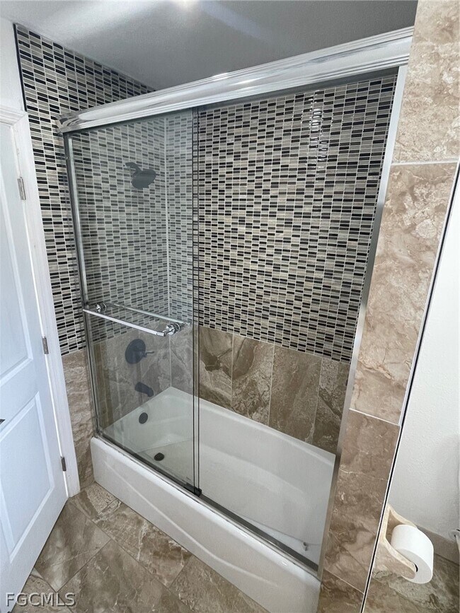 Building Photo - 5029 SW 11th Pl