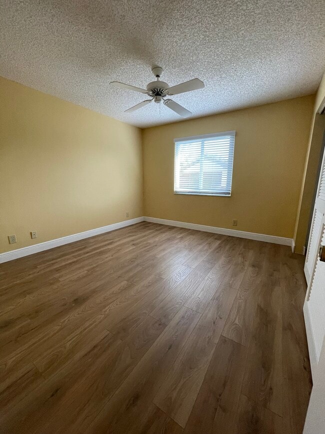 Building Photo - 6546 Windsor Dr