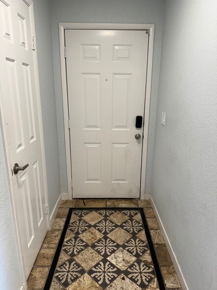 Entry Way - 6250 W Flamingo Rd