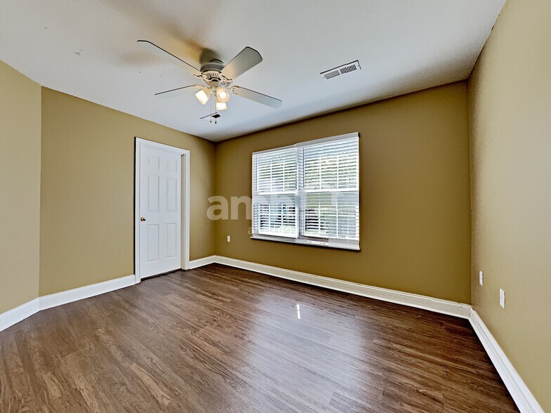 Building Photo - 10904 Parkgate Ln