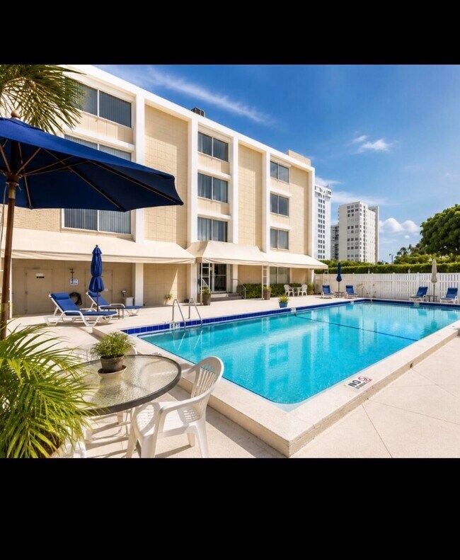 Building Photo - 1527 S Flagler Dr