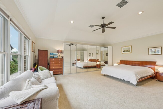 Building Photo - 4026 Villanova St