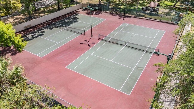 Building Photo - 2710 4th Ct