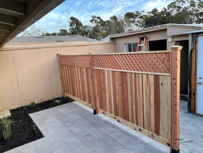 Building Photo - 2 Bedroom + 1 Bathroom Condo | Hueneme Bay | 55+ Community | Unfurnished