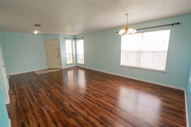 Building Photo - 9705 Dalewood Dr