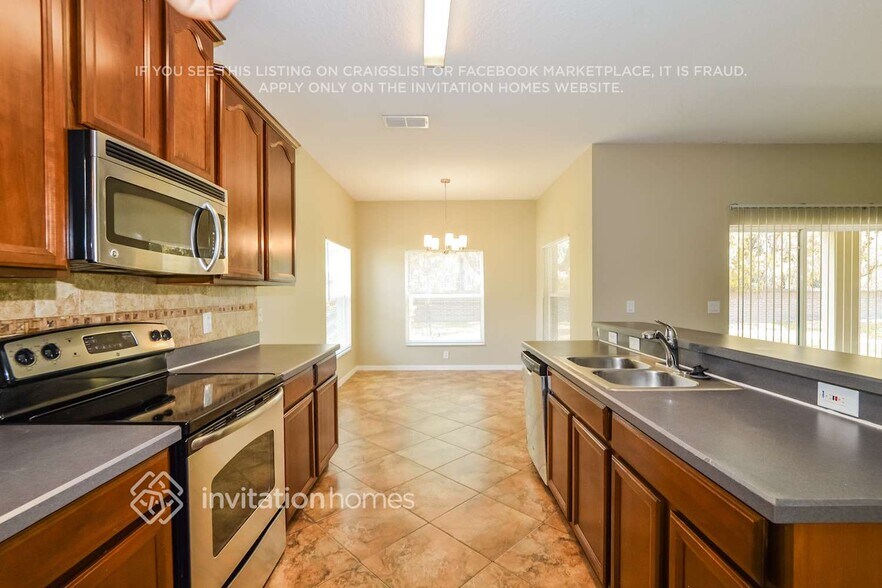 Building Photo - 16526 Deer Chase Loop