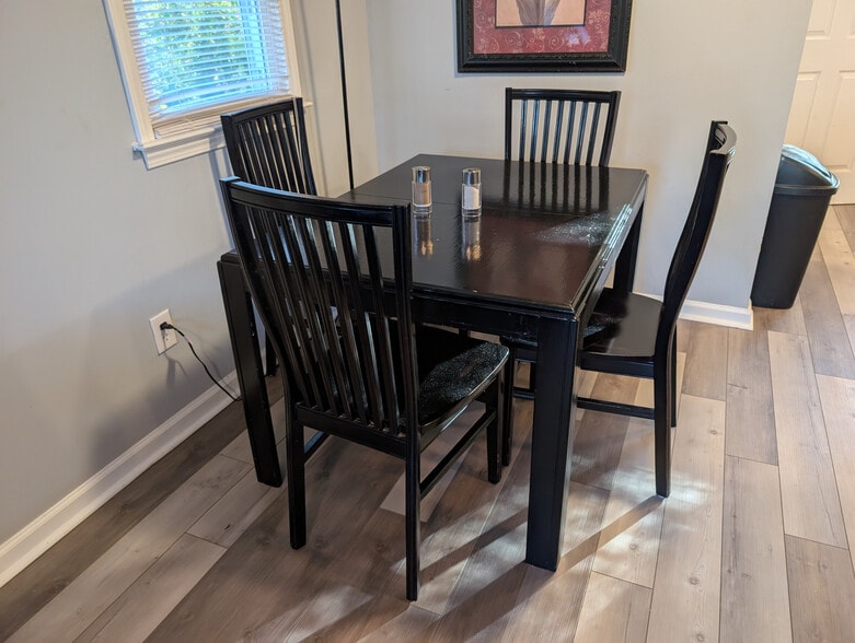 Building Photo - Room in House on Kannapolis Hwy