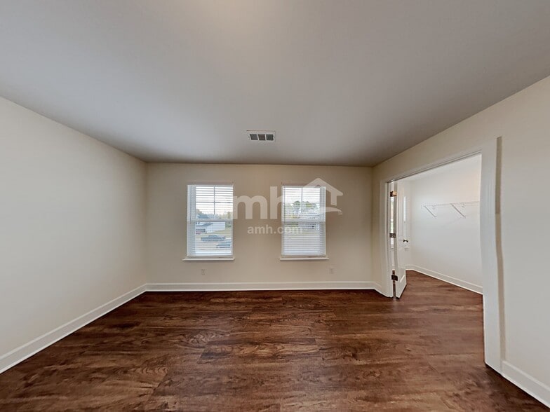 Building Photo - 2919 Throneberry Ln