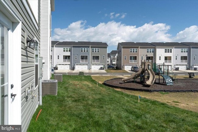 Building Photo - 9287 Tanfield Dr