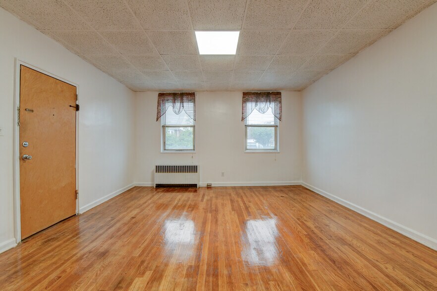 Building Photo - 71 Carmer Ave