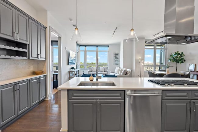 Building Photo - 1820 Fonthill Ct