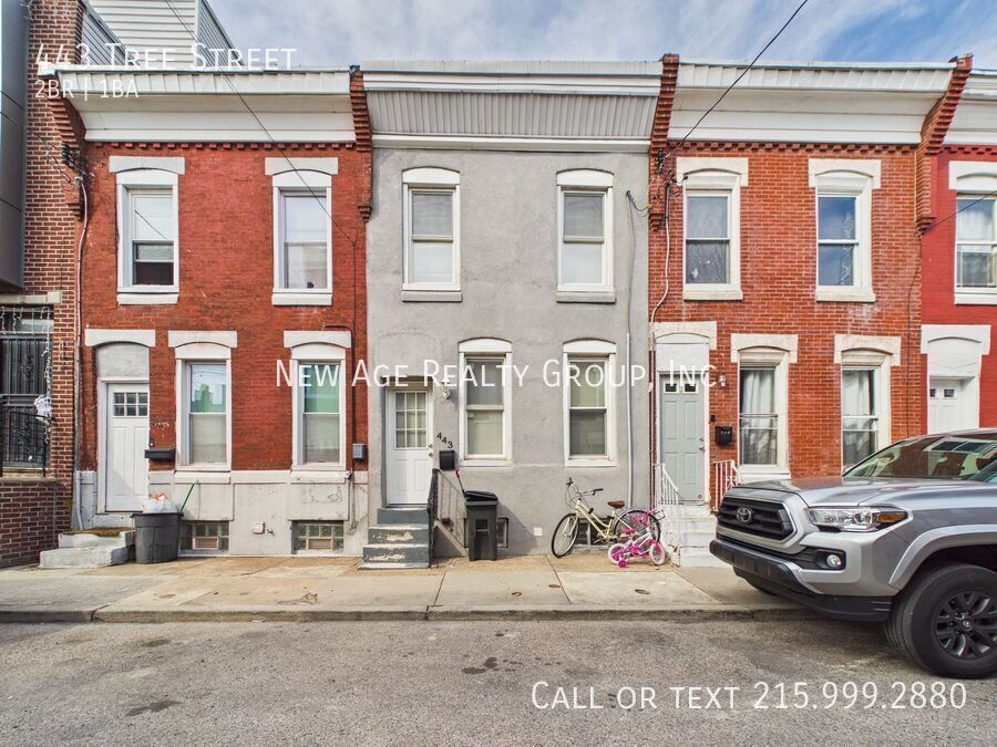 Building Photo - 443 Tree St