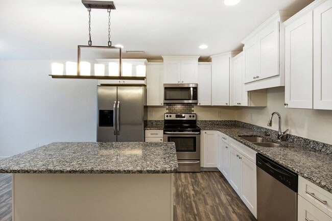 Building Photo - New build townhomes!