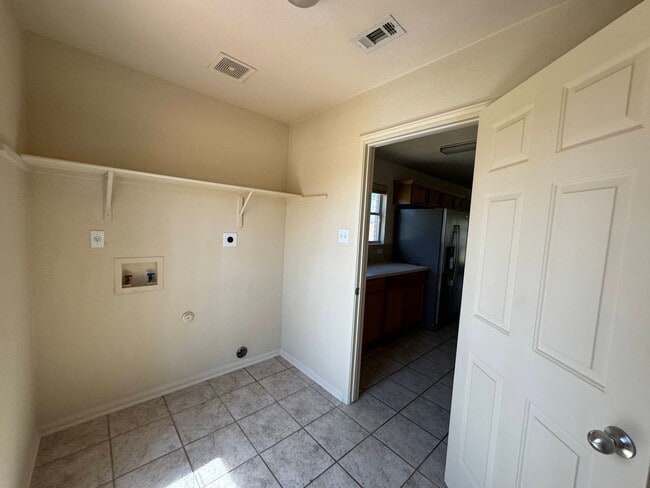 Building Photo - 3301 Bull Run Dr