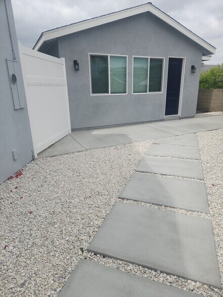 Rear house, fully detached - 7431 Warren Cir