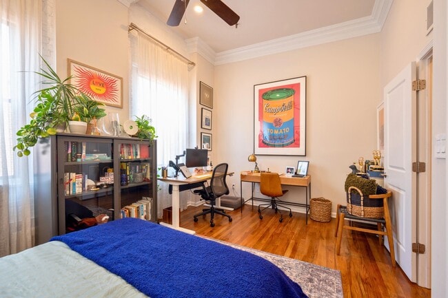 Building Photo - 347 Varick St