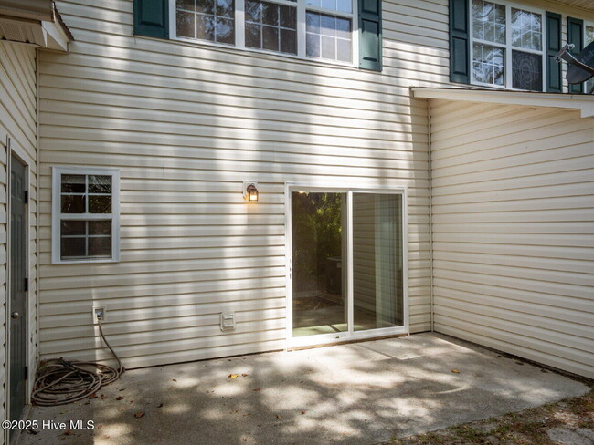 Building Photo - 51 Pirates Cove Dr