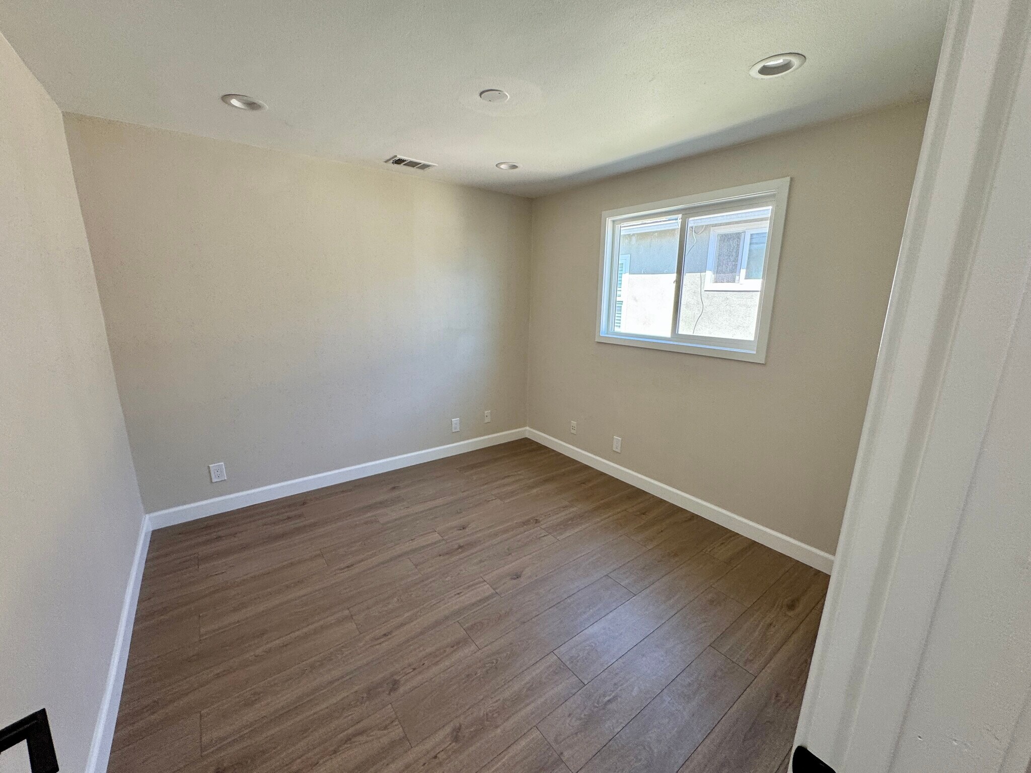 Bonus Room - 5516 Pepperwood Ave