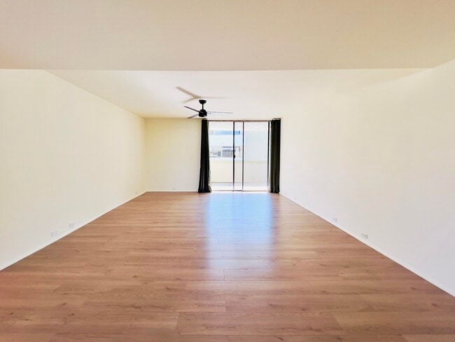 Building Photo - 251 E La Verne Way